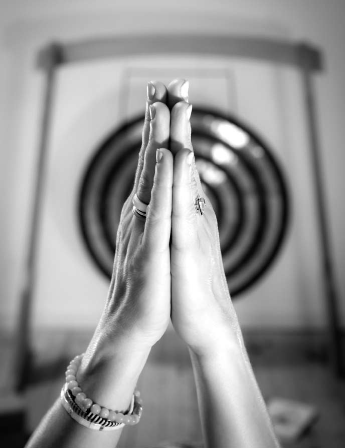 Balasana_Yoga-Portrait-Soleil